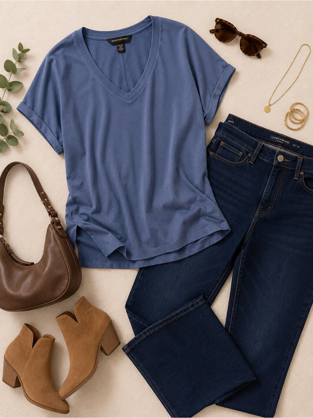 Banana Republic Blue V-Neck Tee XL+ Lucky Brand Flare Jeans Size 16| Chic Outfit